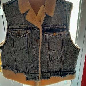 Jean vest size large from bke
